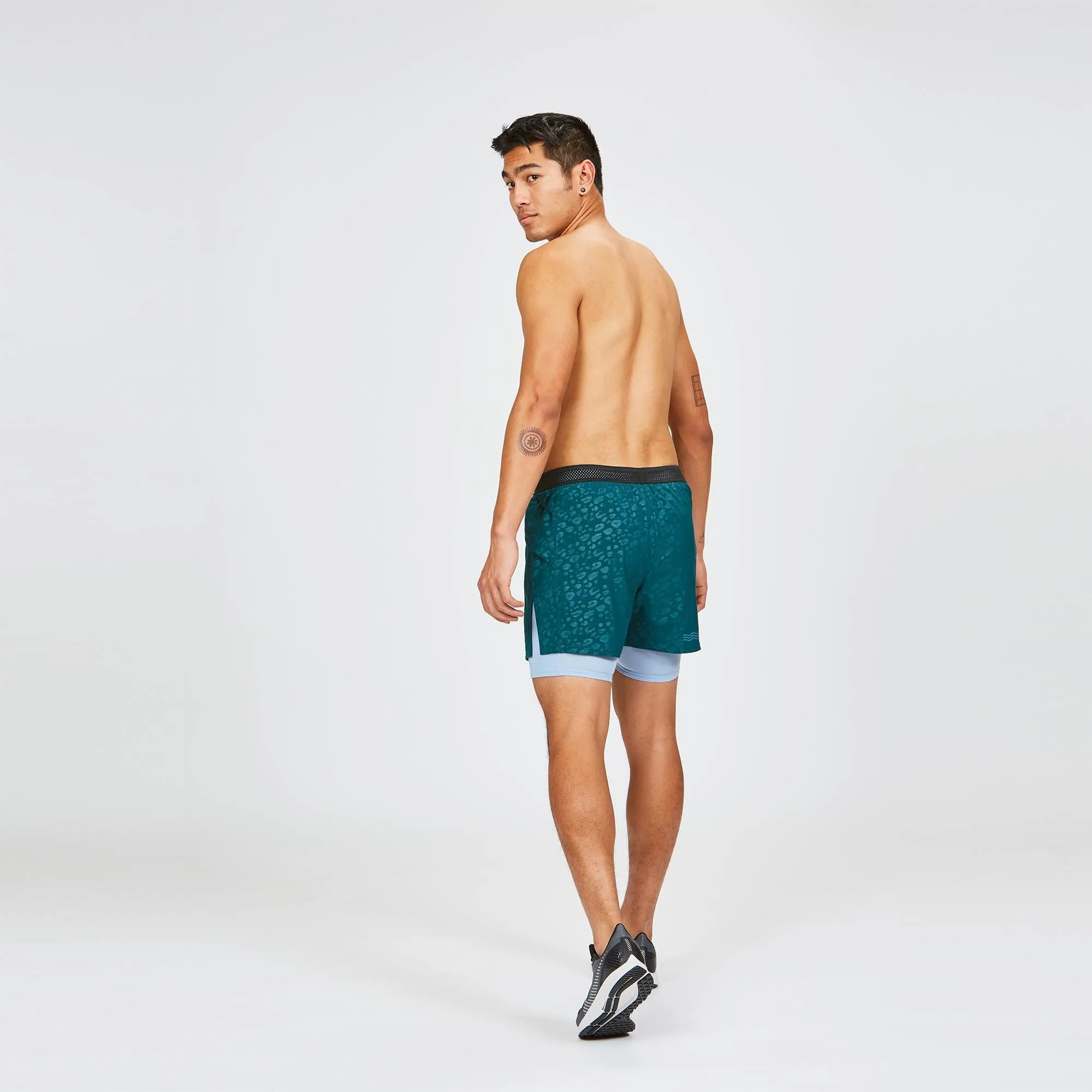 8" 2-in-1 Traverse Short in Eagle Ray