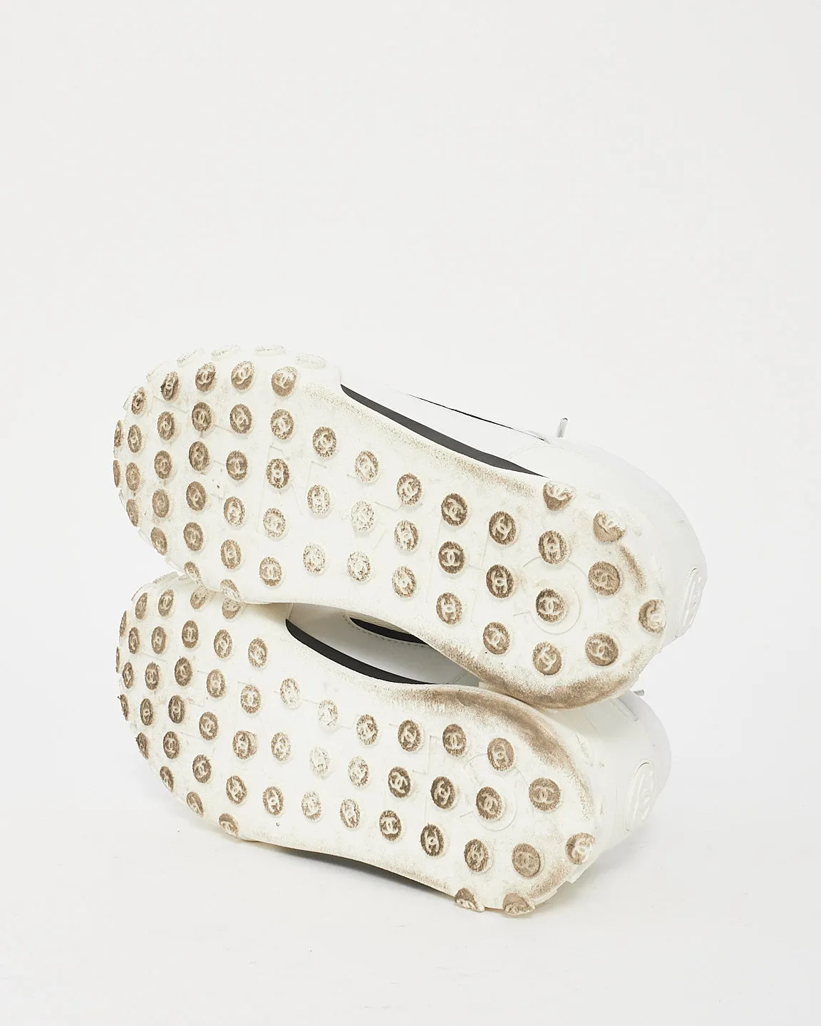Chanel White/Black Fabric and Leather Low Top Sneakers - 39