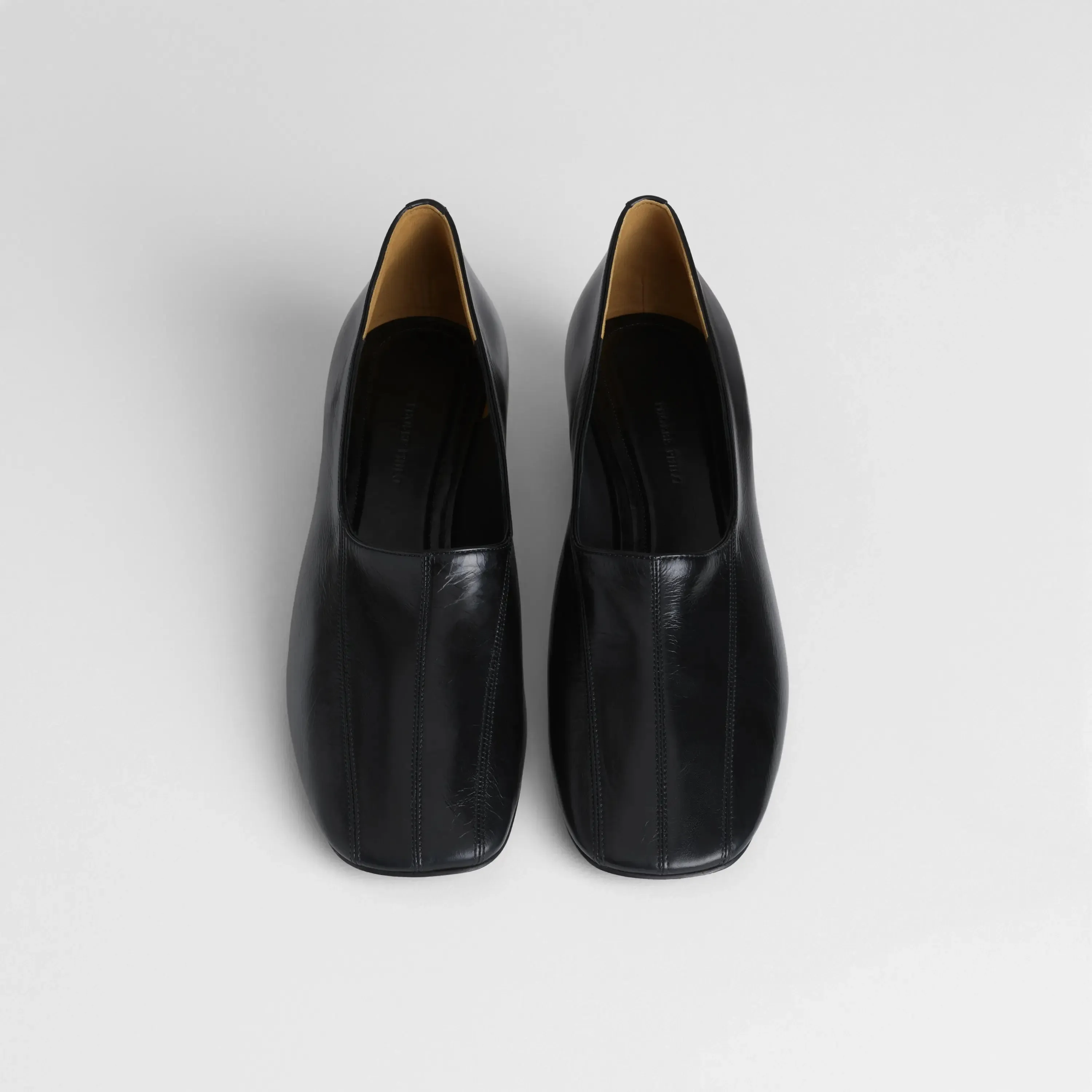 CLUB SLIPPER | black shiny leather
