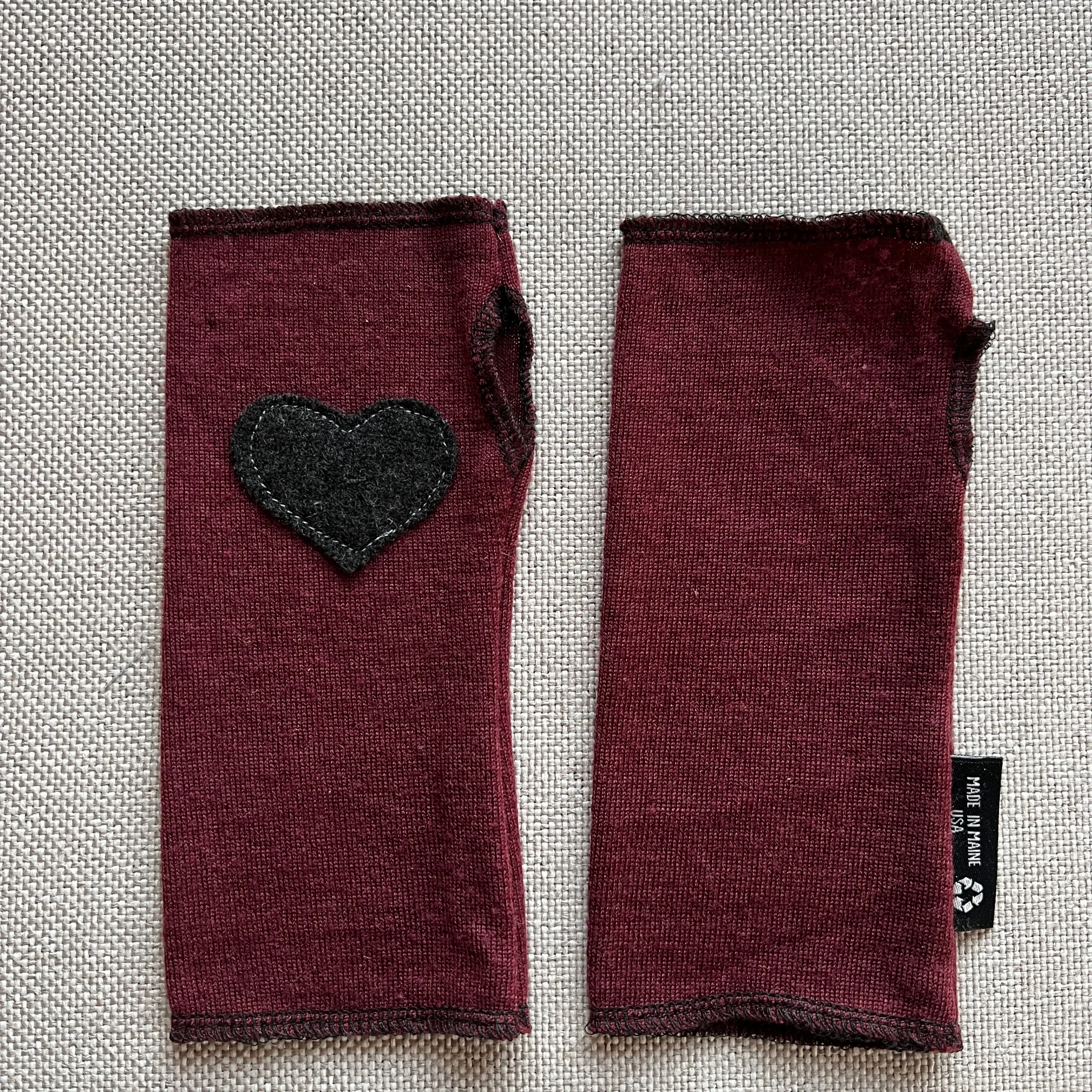 Fingerless Mittens Short Maroon with Charcoal Heart 334