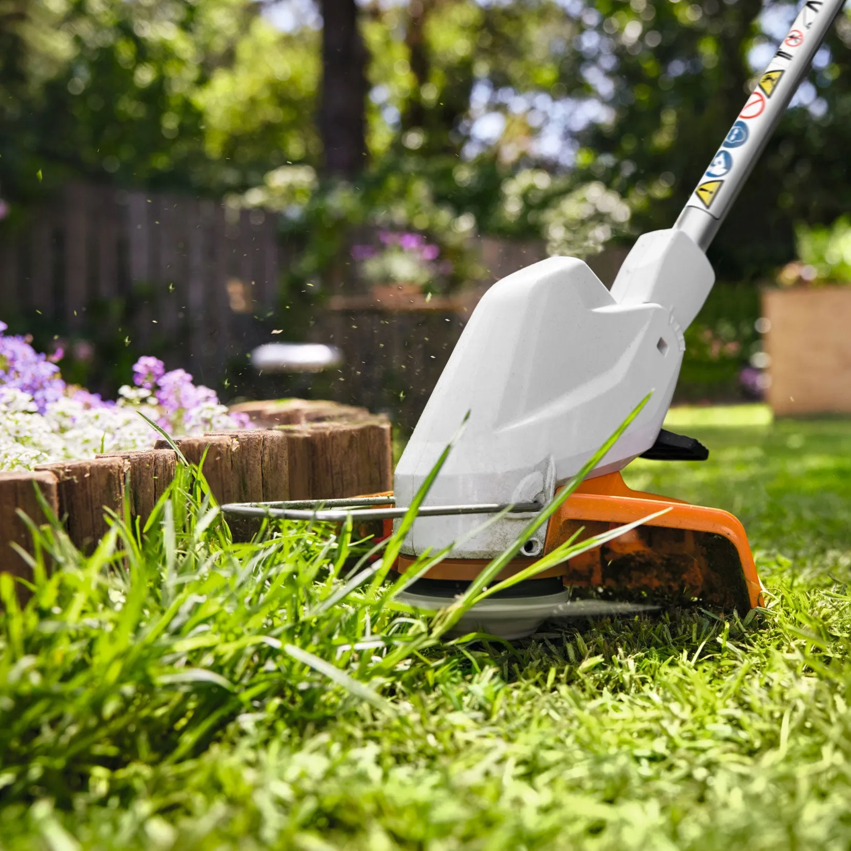 FSA 30 battery-powered grass trimmer
