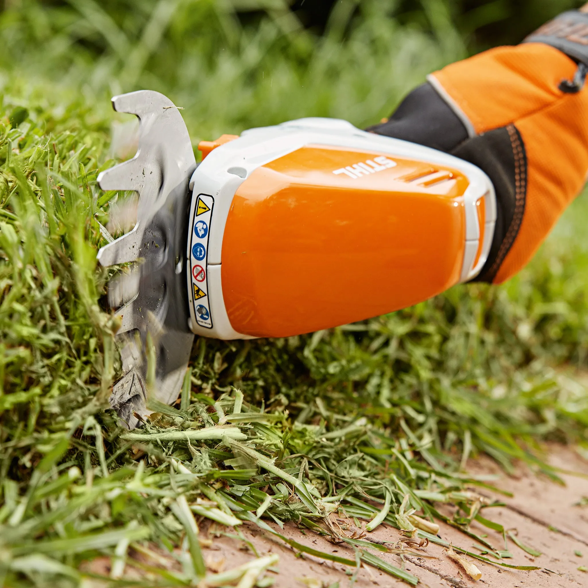 HSA 26 Cordless Shrub/Grass Shears