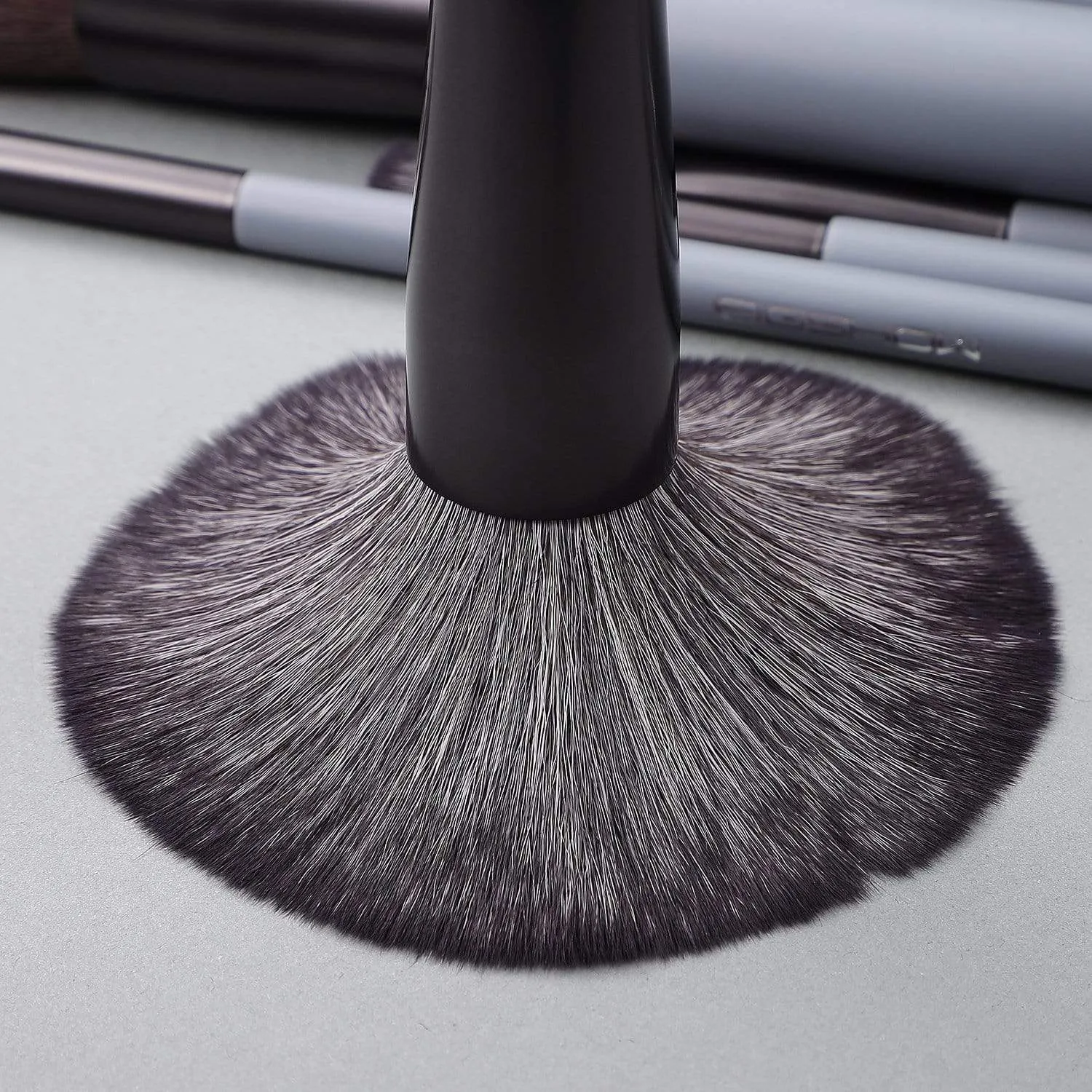 JADE SERIES - 15 PCS MAKEUP BRUSH KIT - AGATE GREY