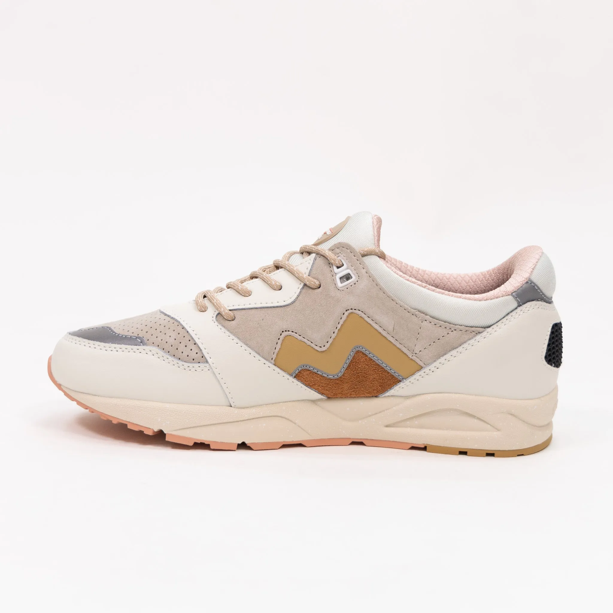 Karhu Aria 95 - Lily White/Curry