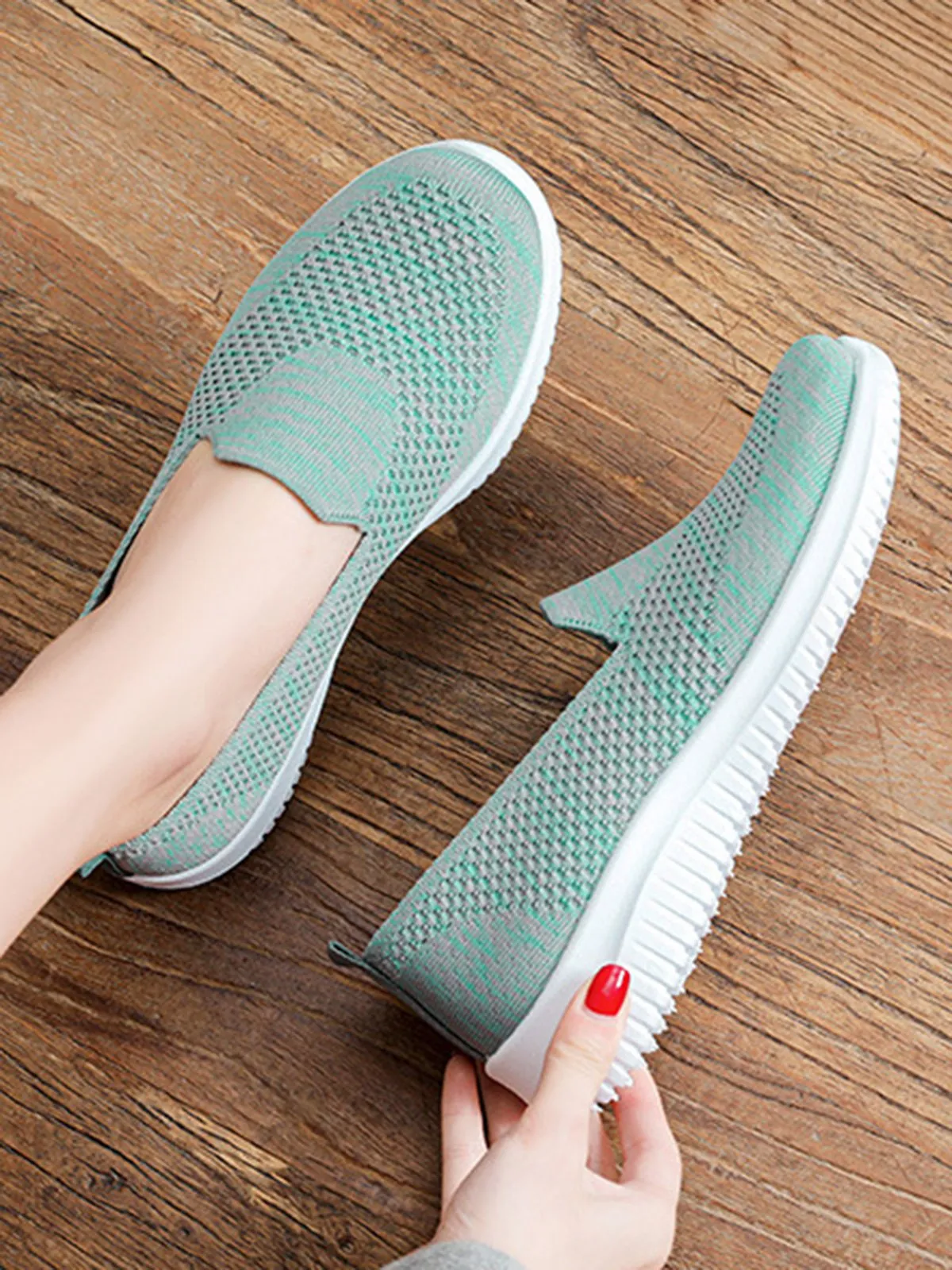 Lightweight Breathable Flyknit Mesh Casual Shoes Sneakers