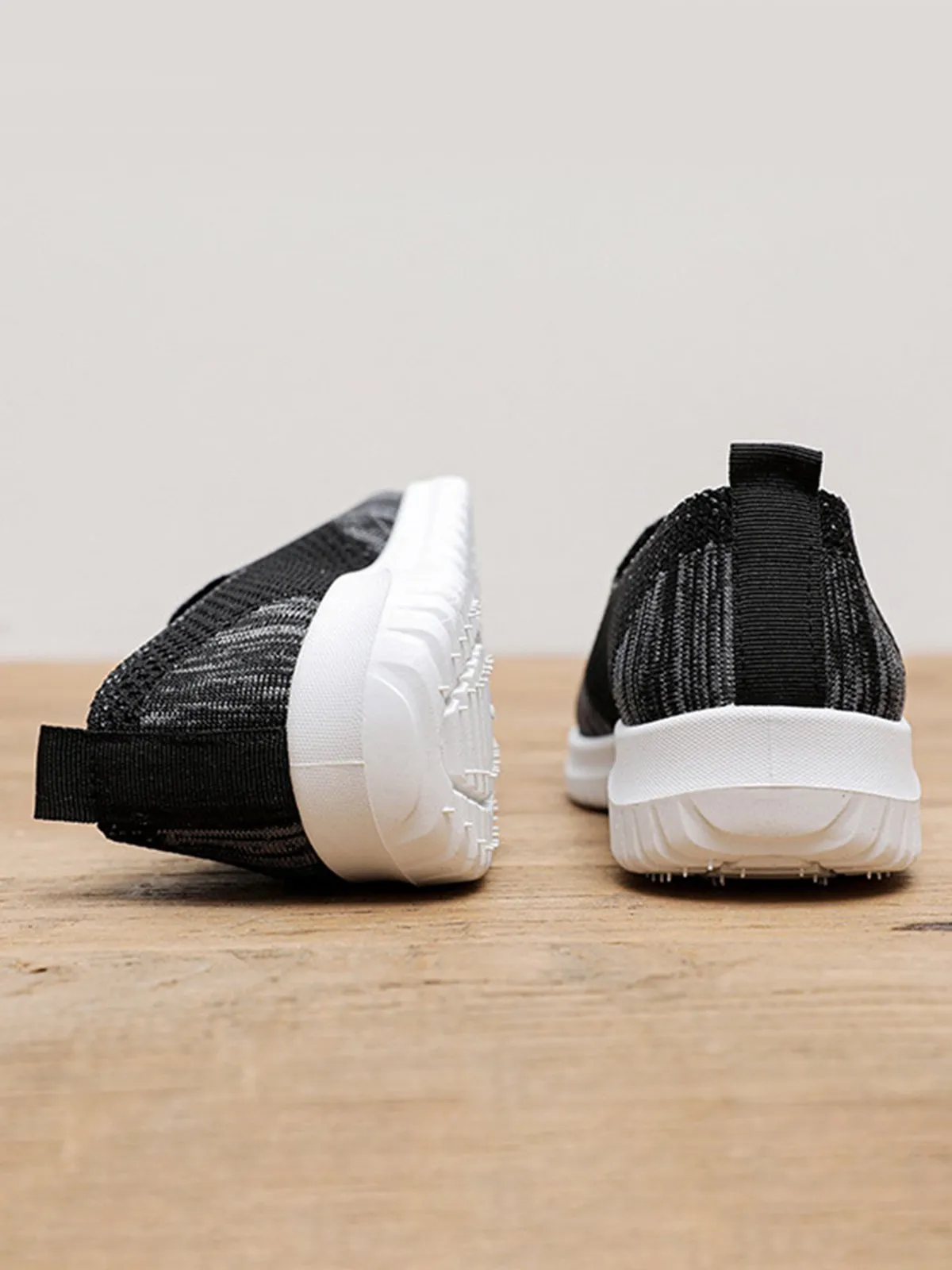 Lightweight Breathable Flyknit Mesh Casual Shoes Sneakers