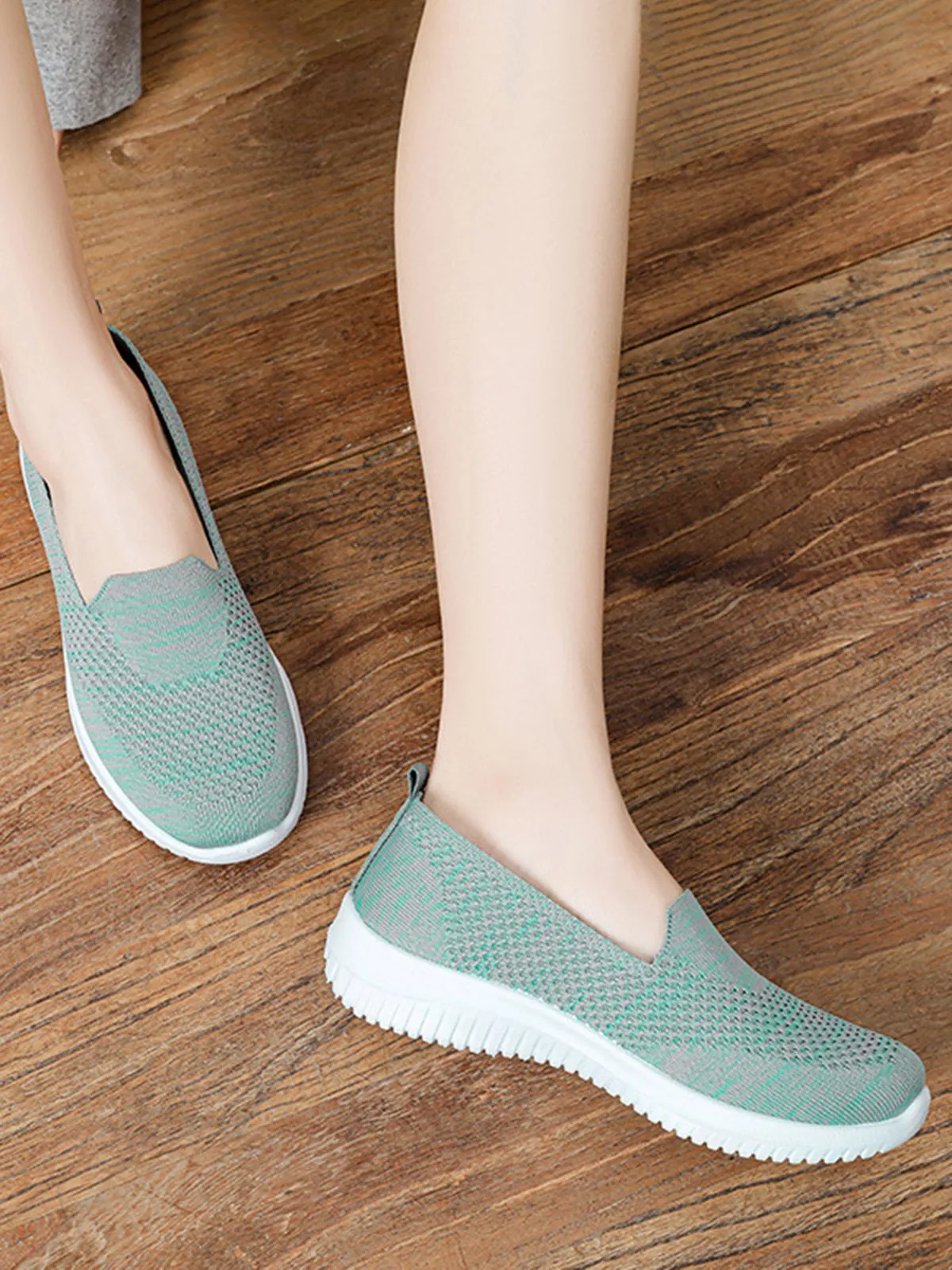 Lightweight Breathable Flyknit Mesh Casual Shoes Sneakers