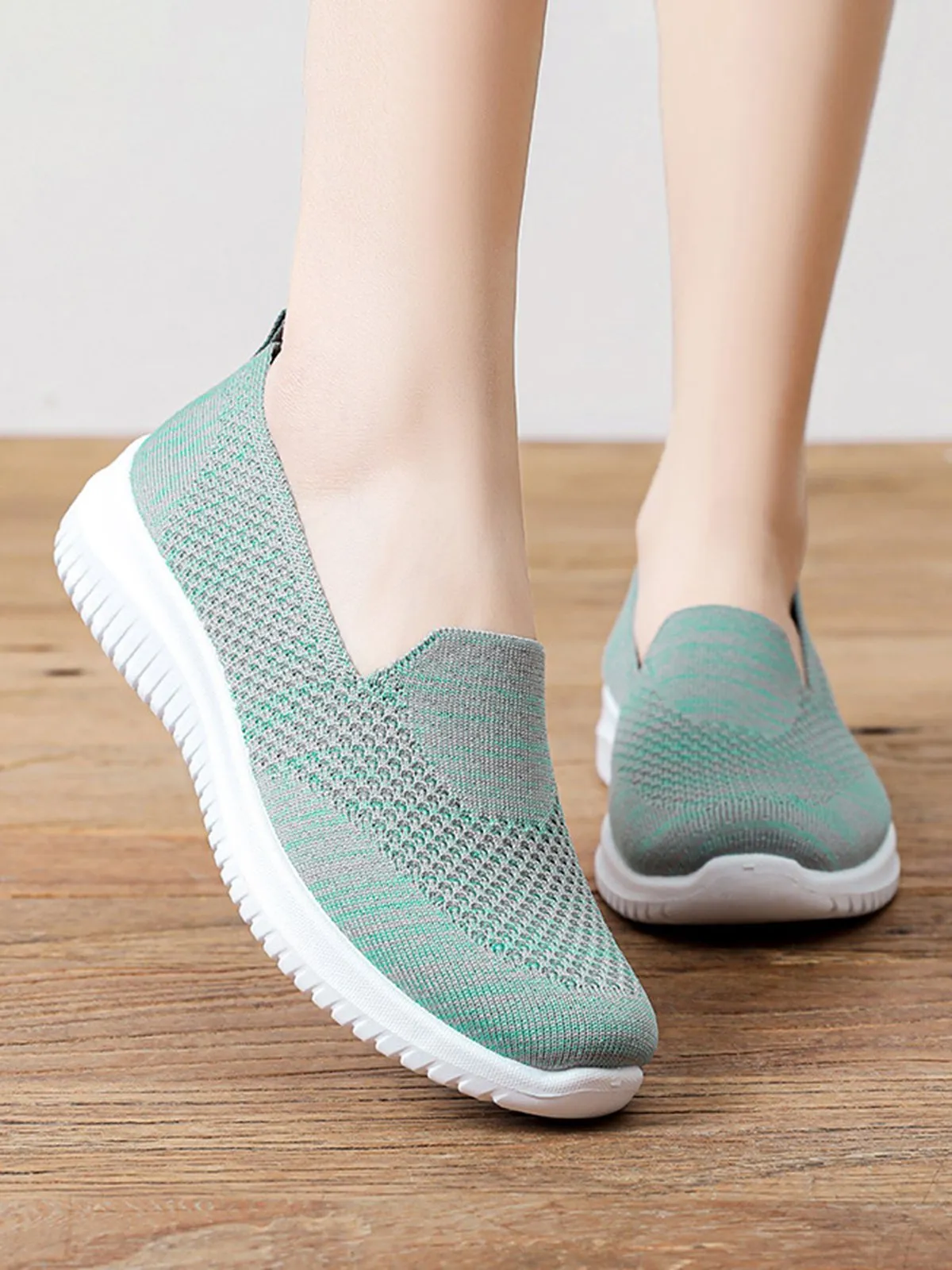 Lightweight Breathable Flyknit Mesh Casual Shoes Sneakers