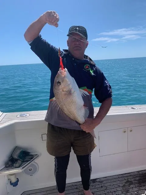 Long sleeve collared fishing shirt