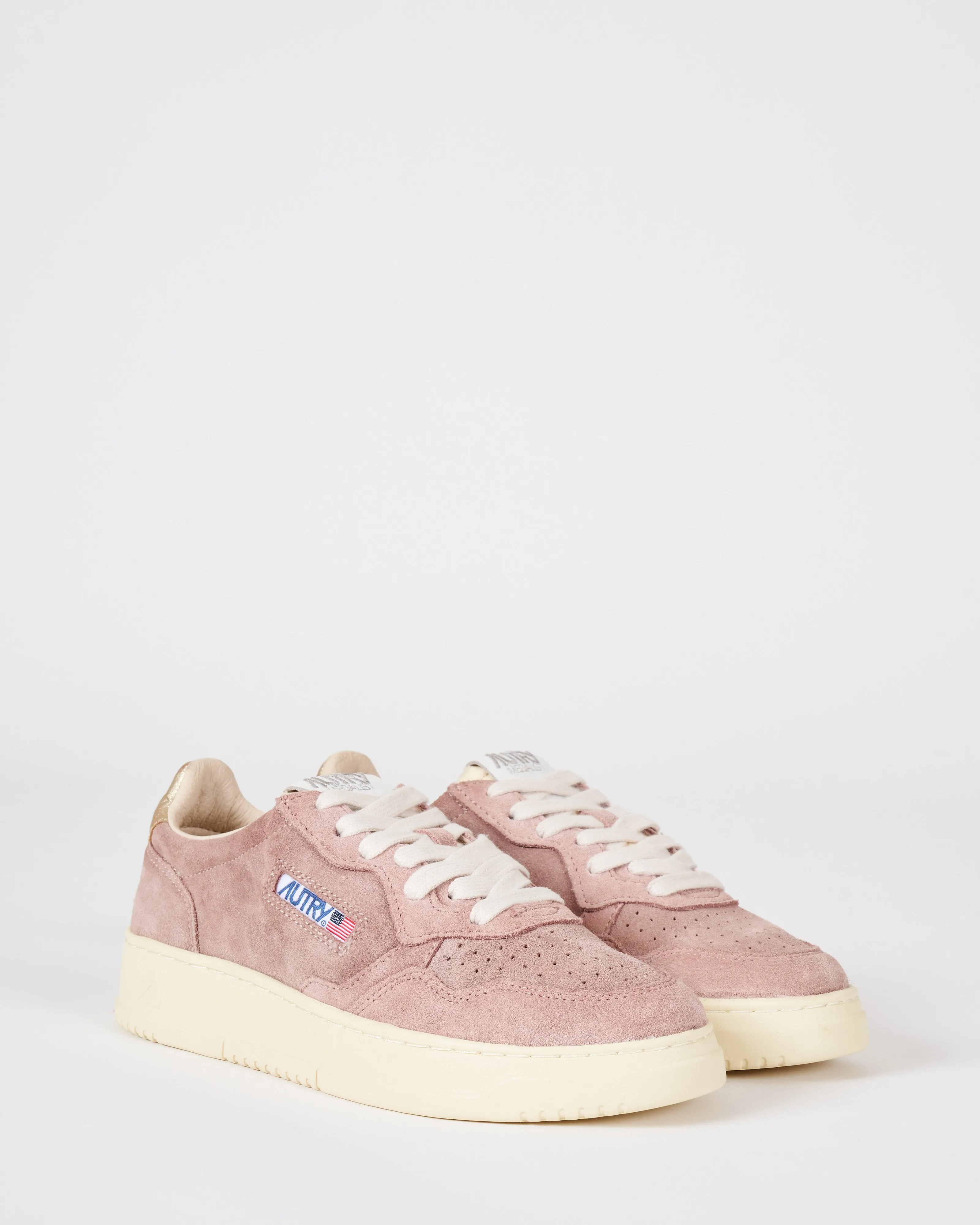 medalist low sneaker