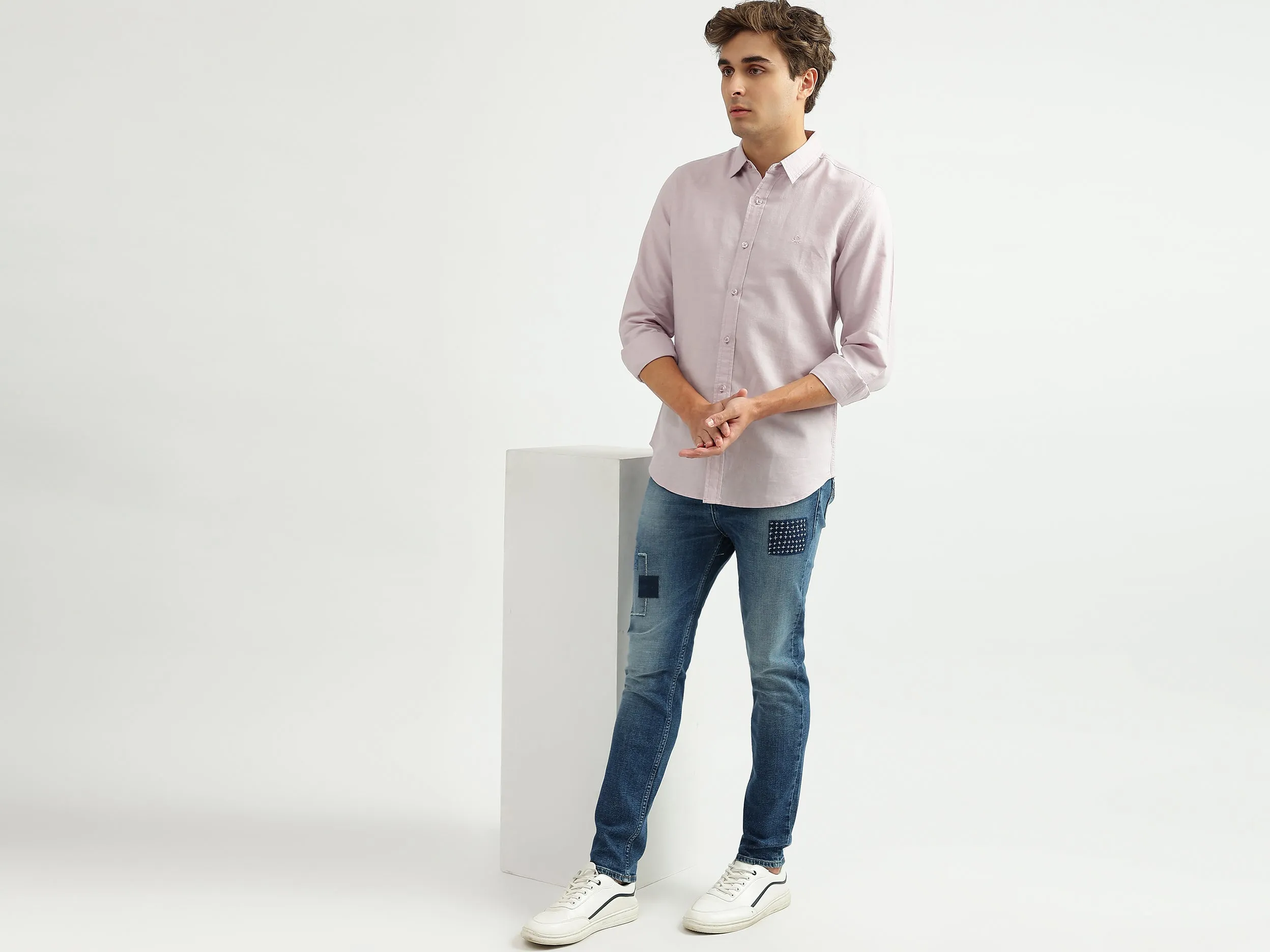 Men Solid Spread Collar Shirt
