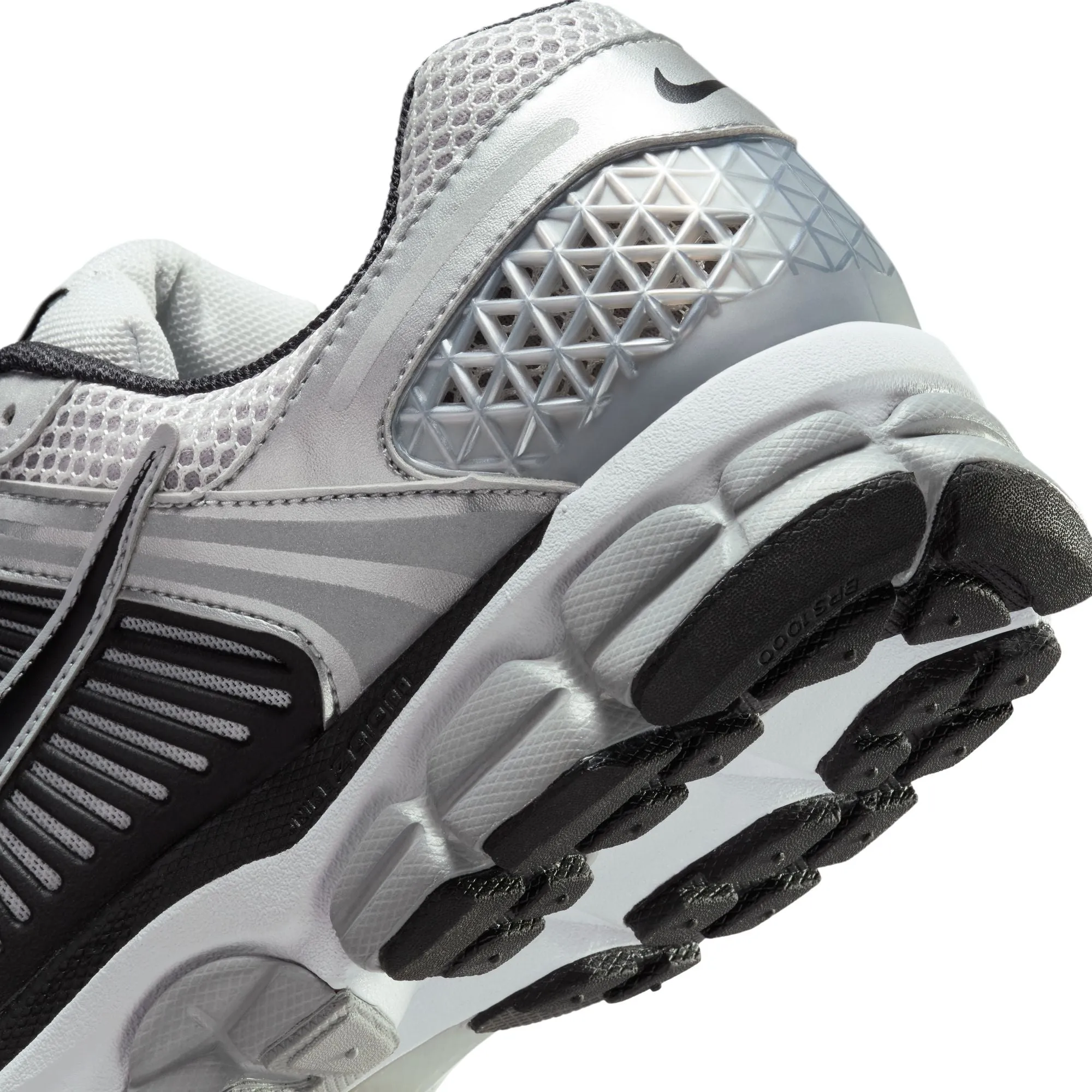 NIKE ZOOM VOMERO 5 FJ4151-004 "METALLIC SILVER"