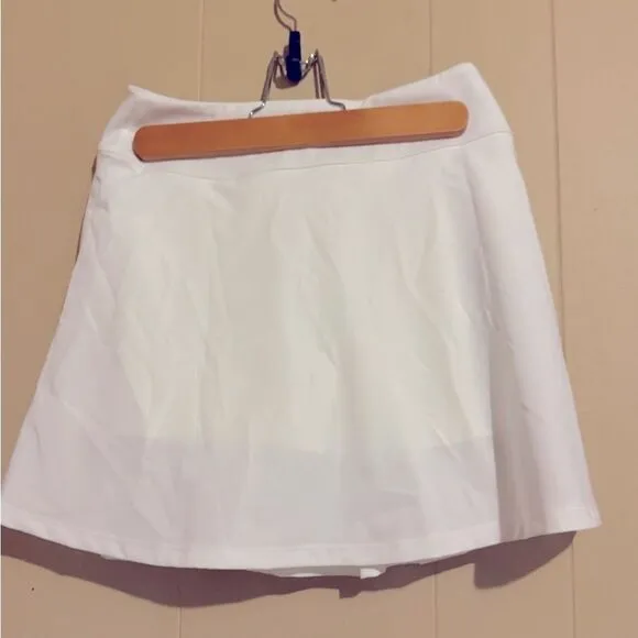 NWT KENNY FLOWERS Women Small The Classic White Country Club Skort Activewear