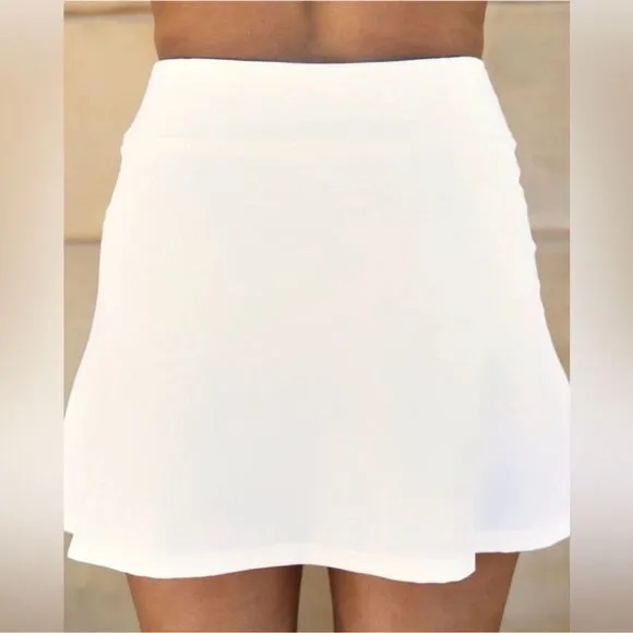 NWT KENNY FLOWERS Women Small The Classic White Country Club Skort Activewear