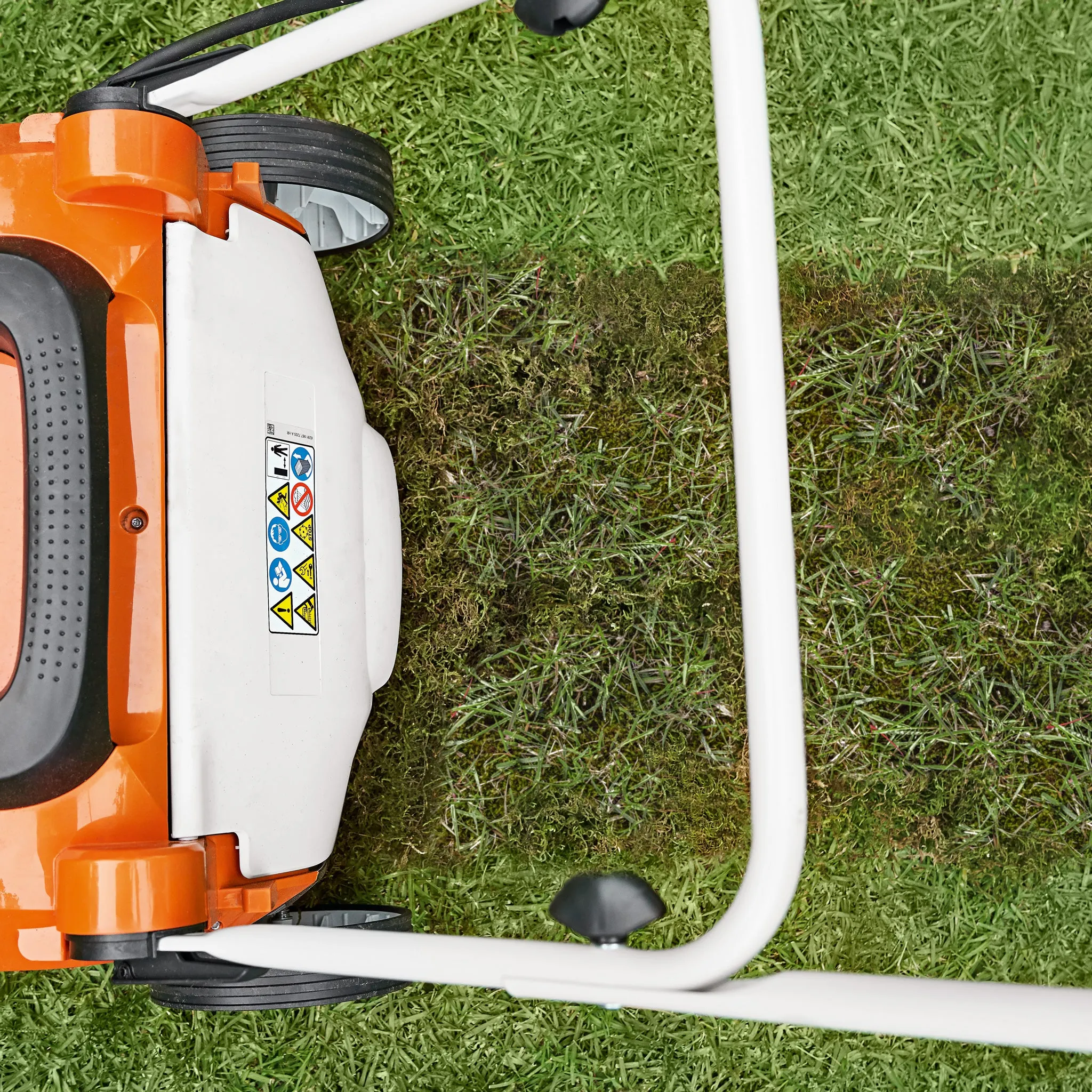 RLA 240 Cordless Lawn Scarifier