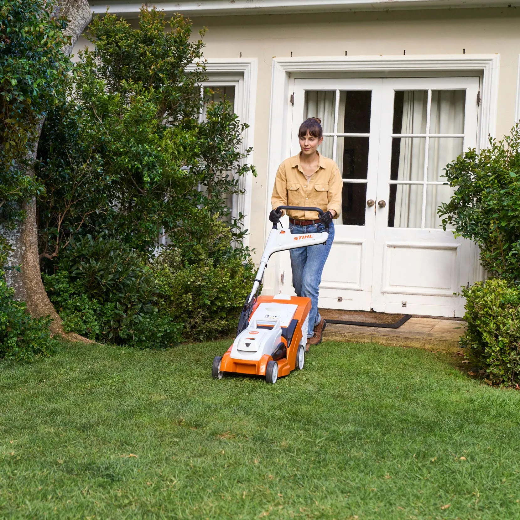 RMA 239 C Cordless Lawn Mower