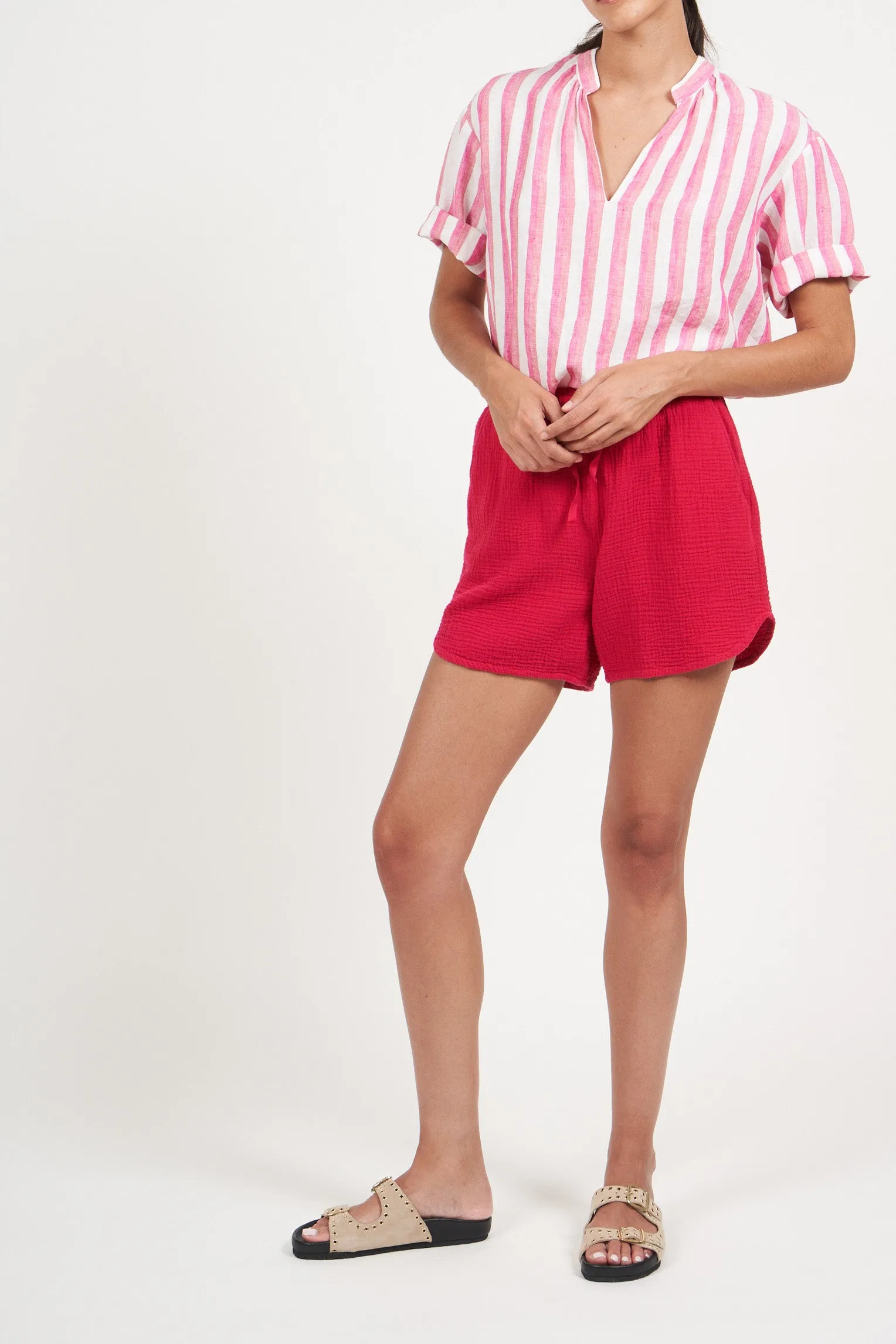 SOKO WOVEN SHORT IN GRENADINE