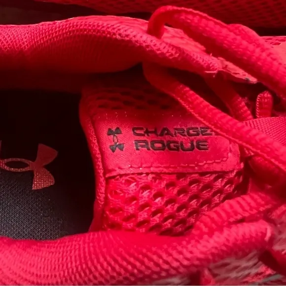 Under Armour Youth Size 6 Sneakers