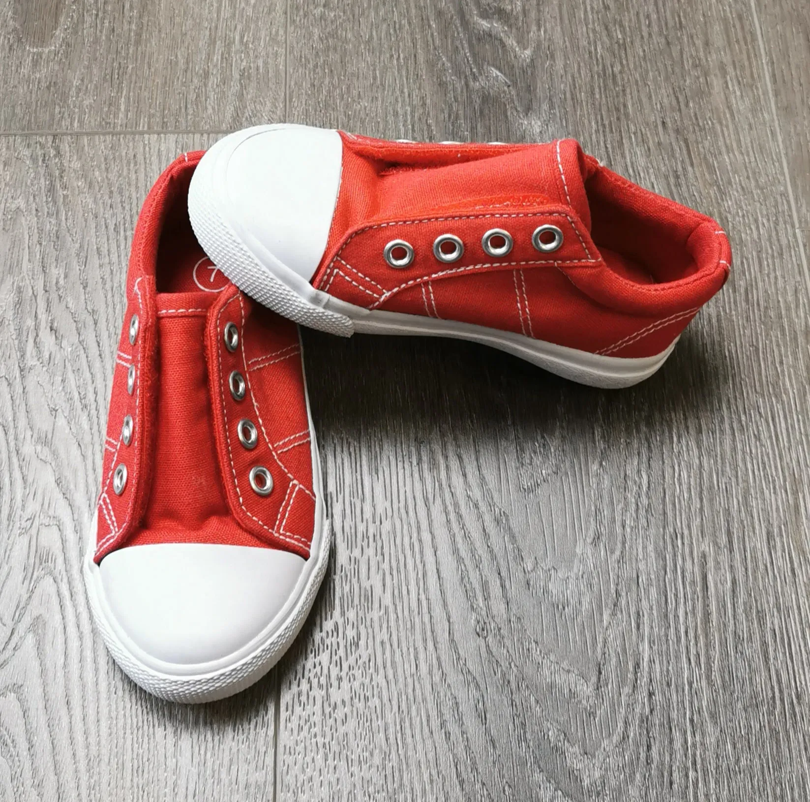 UNISEX SIZE 7 TODDLER - CAT & JACK, Red & White Slip-on Tennis Shoes EUC B59