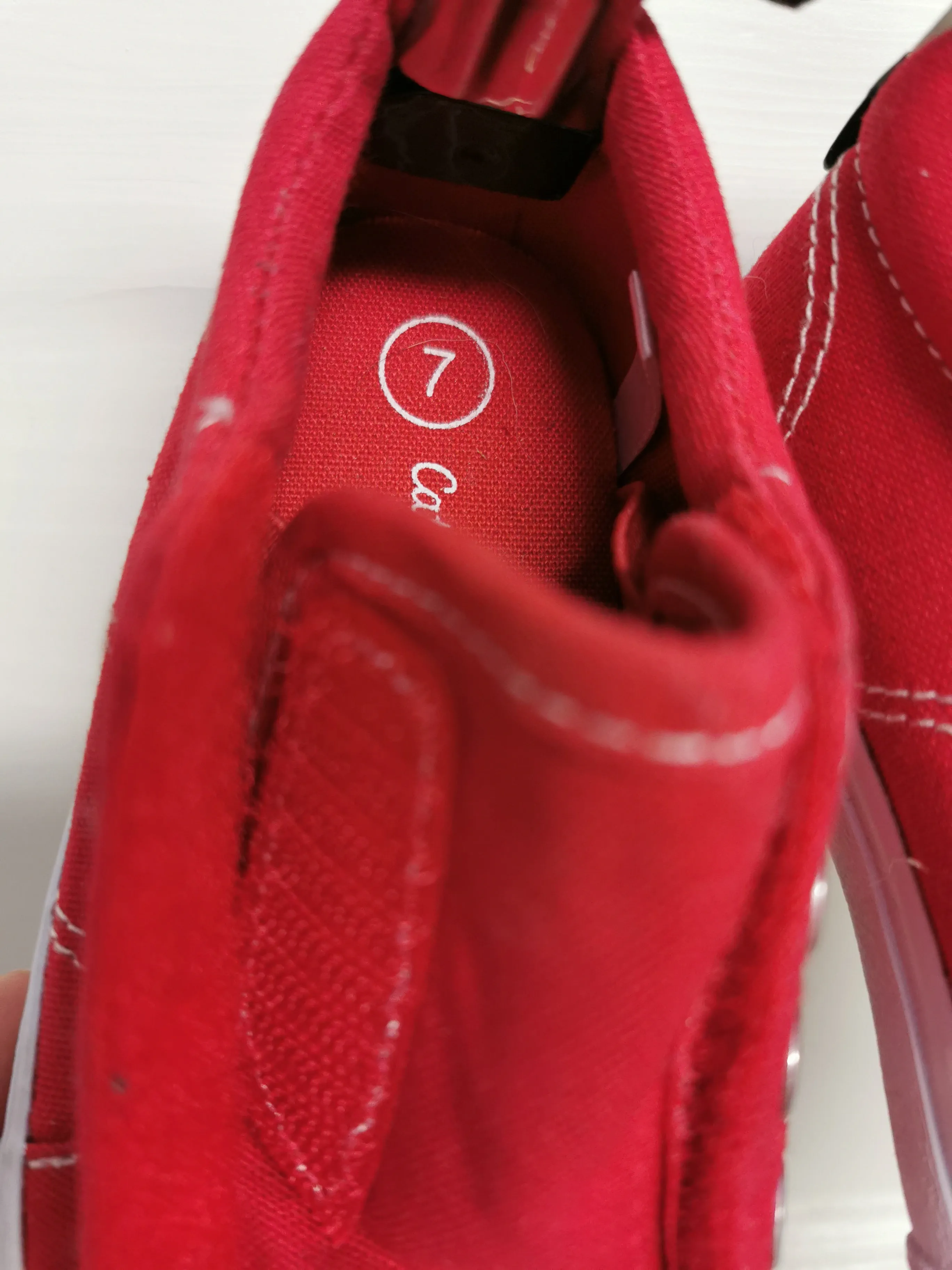UNISEX SIZE 7 TODDLER - CAT & JACK, Red & White Slip-on Tennis Shoes EUC B59