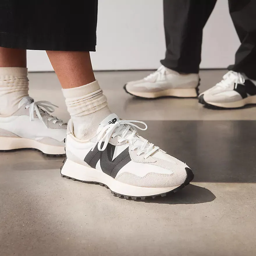 WOMEN'S NEW BALANCE 327 | SEA SALT / WHITE / BLACK